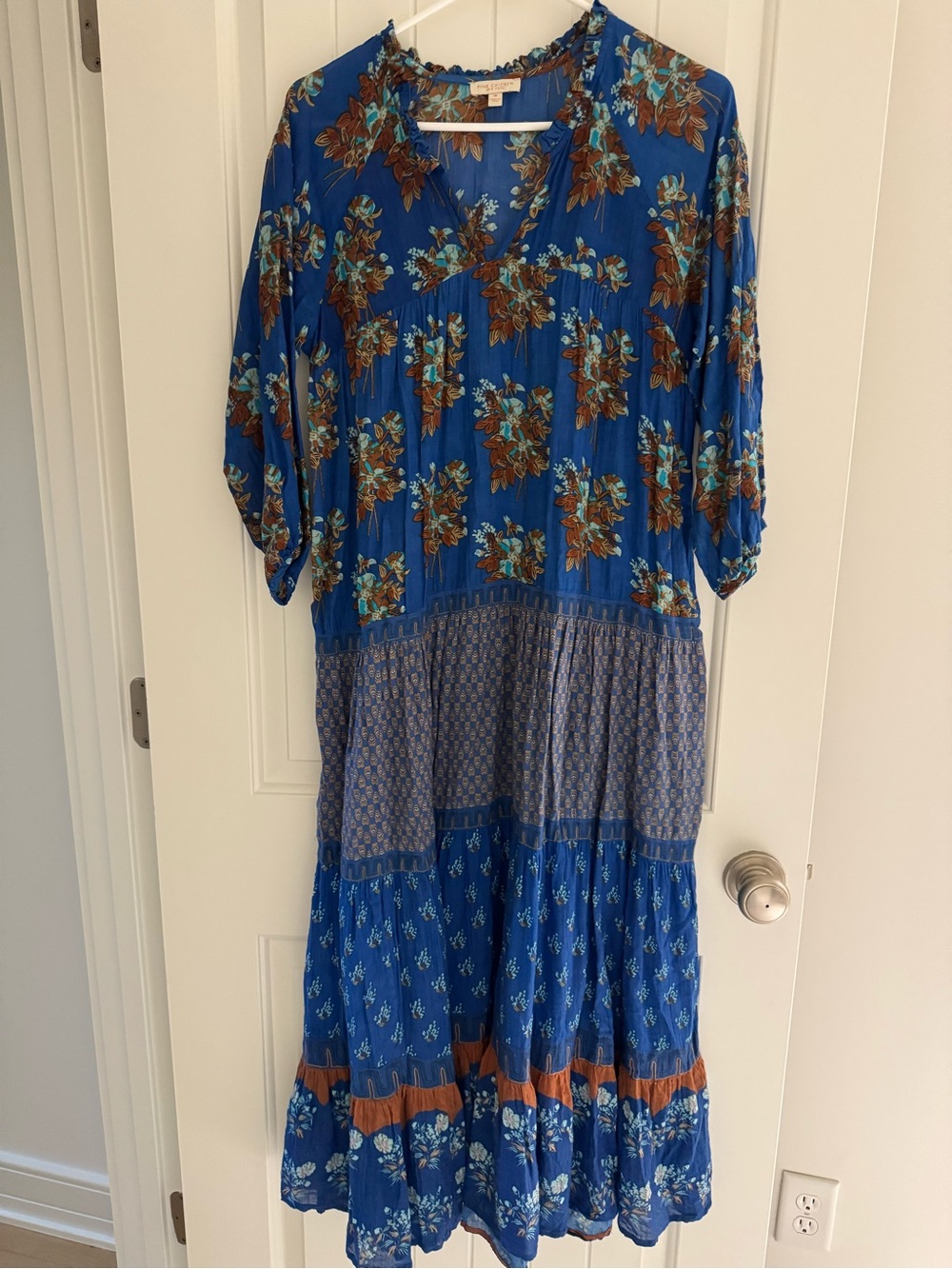 Pink Chicken size M Blue Floral Tiered Midi Dress